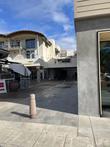 $3,600 | 687 South Coast Highway 101, Unit 305, Encinitas, CA 92024