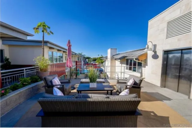 $3,600 | 687 South Coast Highway 101, Unit 305, Encinitas, CA 92024