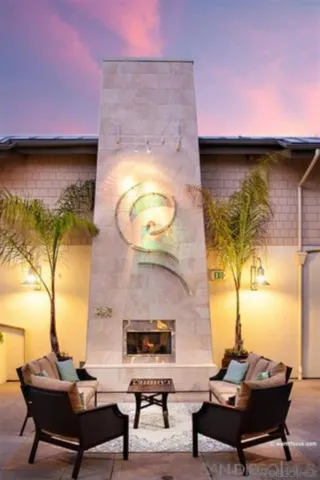 $3,600 | 687 South Coast Highway 101, Unit 305, Encinitas, CA 92024