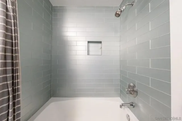 $3,600 | 687 South Coast Highway 101, Unit 305, Encinitas, CA 92024