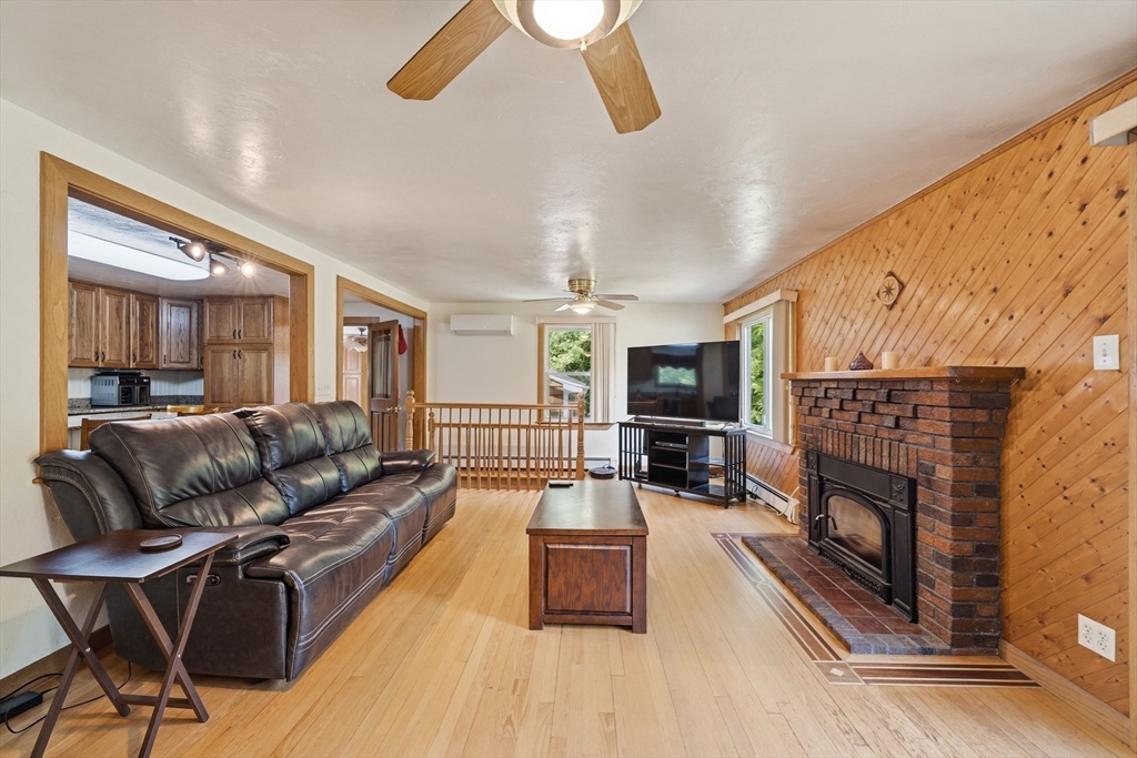 126 Putnam Hill Road Sutton, MA 01590 - Photo 7 of 32