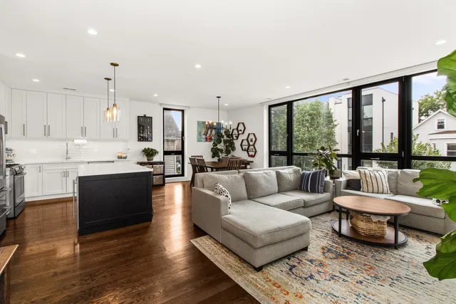 $749,900 | 3032 West Lyndale Street, Unit 2E, Chicago, IL 60647