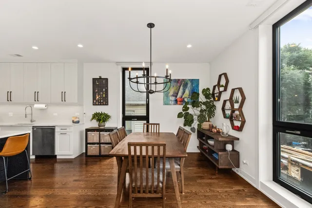 $749,900 | 3032 West Lyndale Street, Unit 2E, Chicago, IL 60647