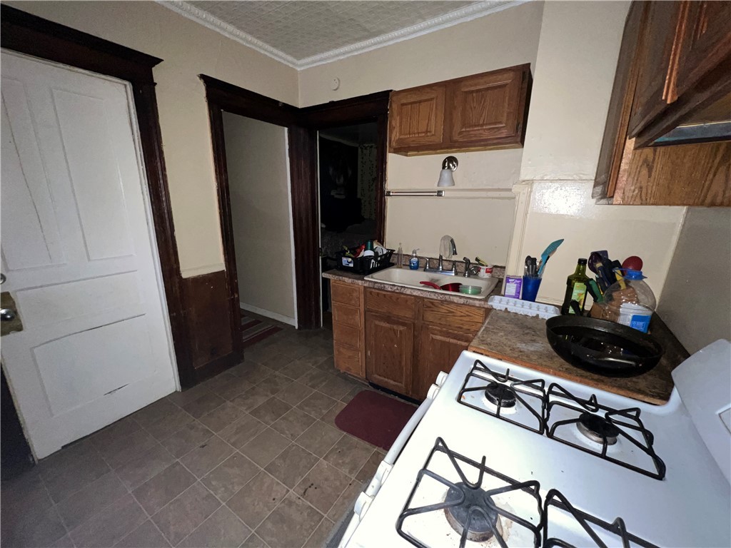 243 Parsells Avenue Rochester, NY 14609 - Photo 14 of 35