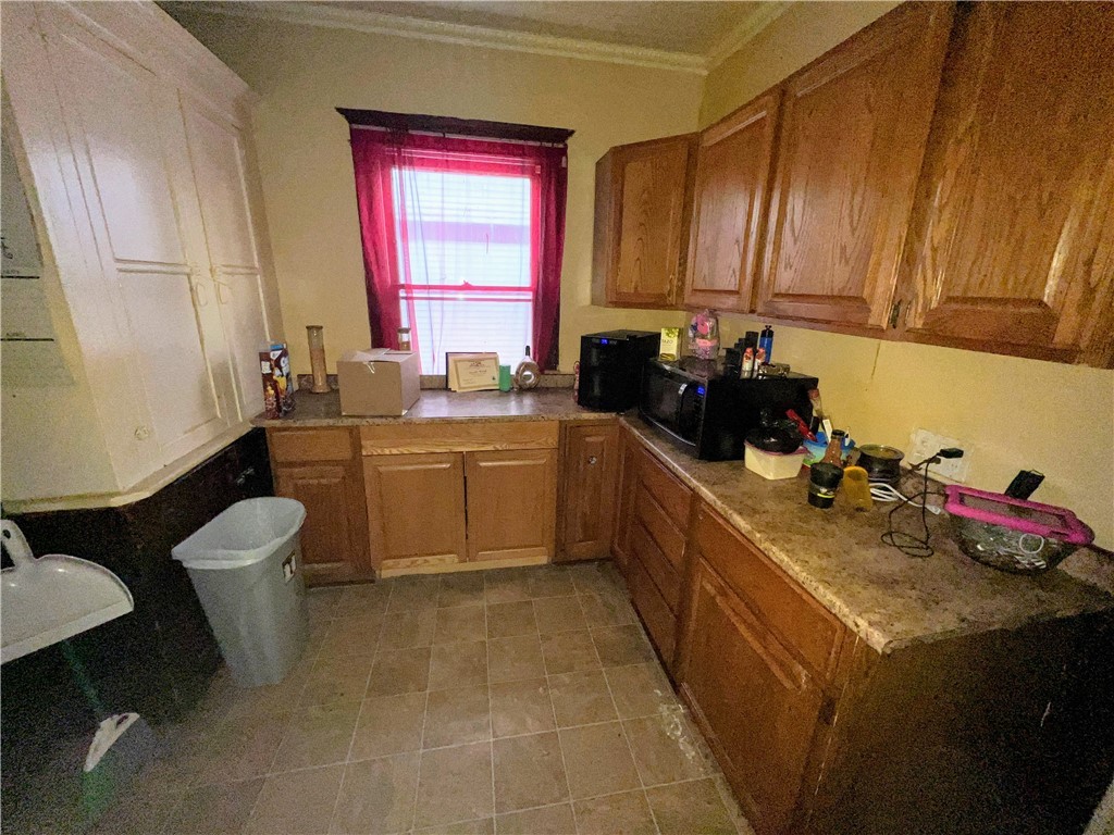 243 Parsells Avenue Rochester, NY 14609 - Photo 15 of 35