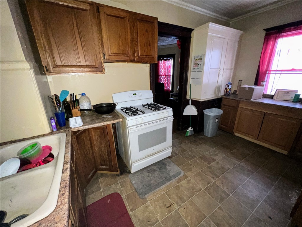 243 Parsells Avenue Rochester, NY 14609 - Photo 19 of 35