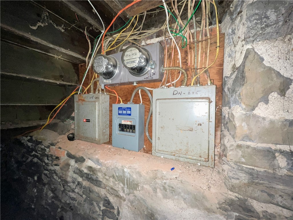 243 Parsells Avenue Rochester, NY 14609 - Photo 21 of 35