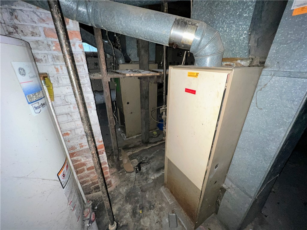 243 Parsells Avenue Rochester, NY 14609 - Photo 23 of 35