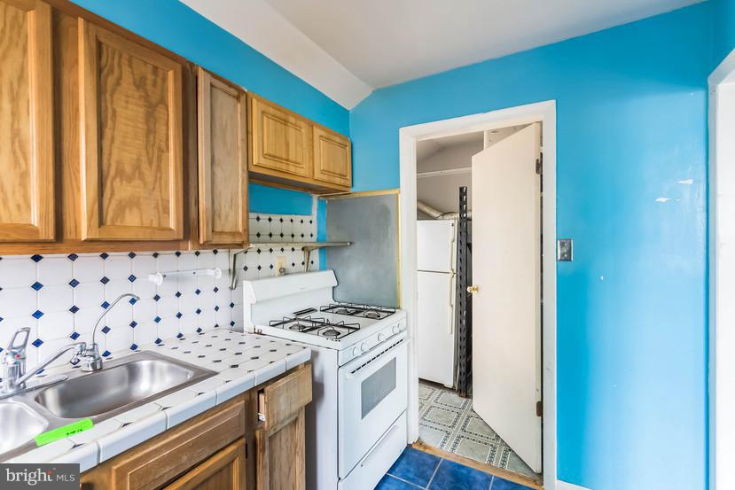 6930 Decatur Street Hyattsville, MD 20784 - Photo 7 of 21 Interior (General)