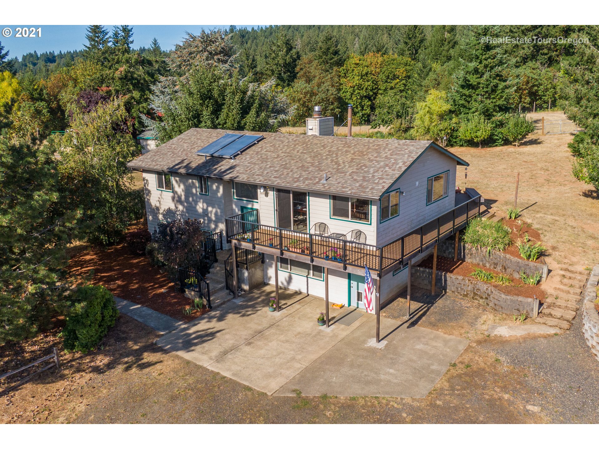 40965 Southwest Vandehey Road Gaston, OR 97119 - Photo 2 of 32 a house view with a outdoor space