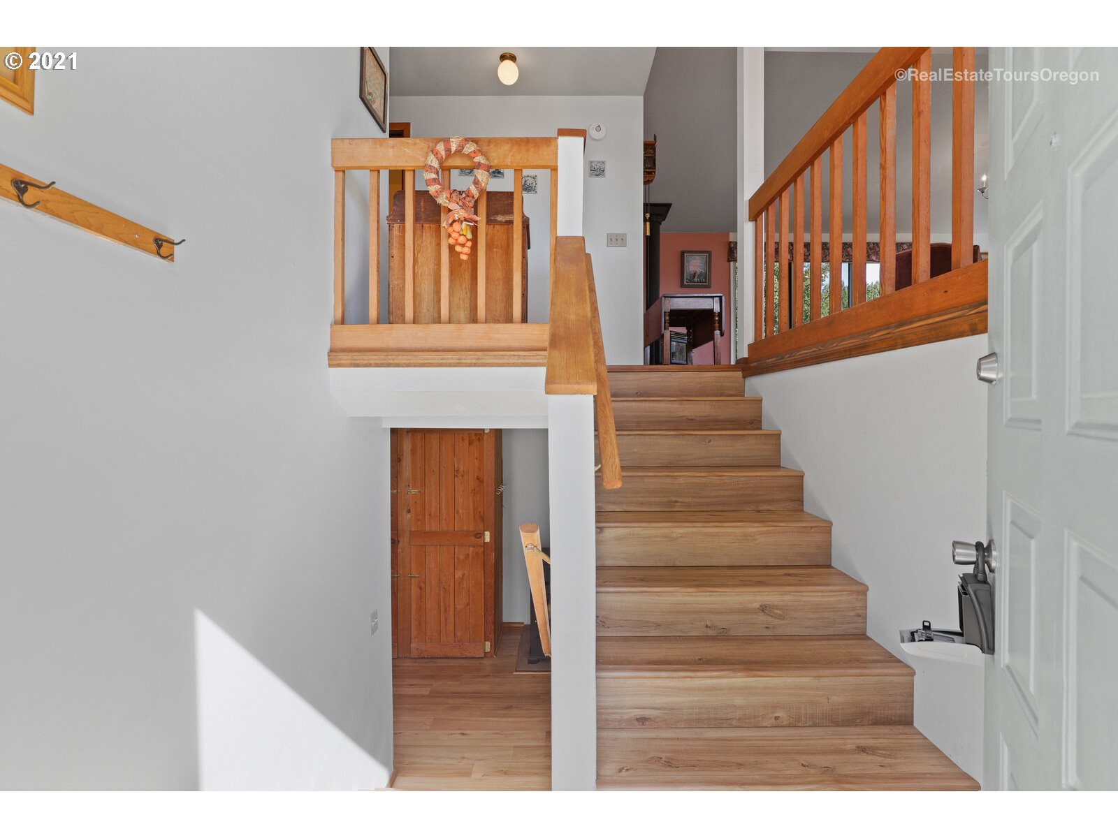 40965 Southwest Vandehey Road Gaston, OR 97119 - Photo 4 of 32 a view of entryway with a front door