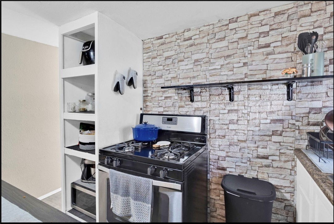 13892 Pioneer Road, Unit SPC 17 Apple Valley, CA 92307 - Photo 8 of 19