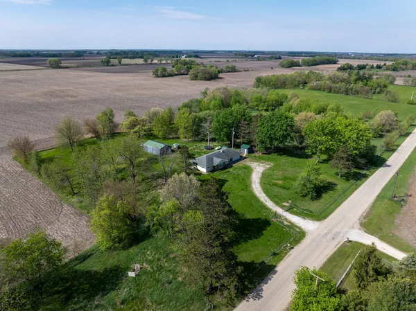 $169,900 | 29897 North 2700th Avenue, Tampico, IL 61283