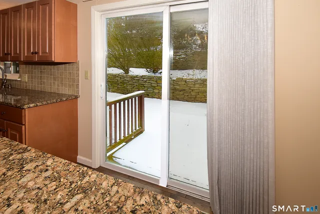 $269,900 | 49 Cliffside Drive, Unit B, Manchester, CT 06042