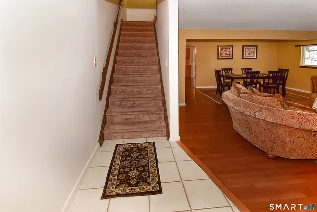 $269,900 | 49 Cliffside Drive, Unit B, Manchester, CT 06042