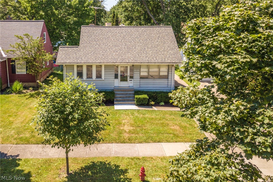 1144 Churchill Road Lyndhurst, OH 44124 - Photo 5 of 35