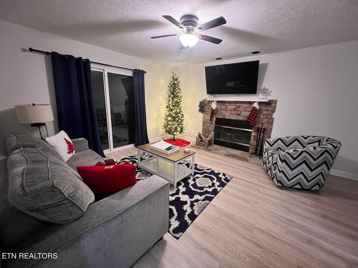 3710 Weber Road, Unit 104E Gatlinburg, TN 37738 - Photo 13 of 42 104E Decorated for the Holidays