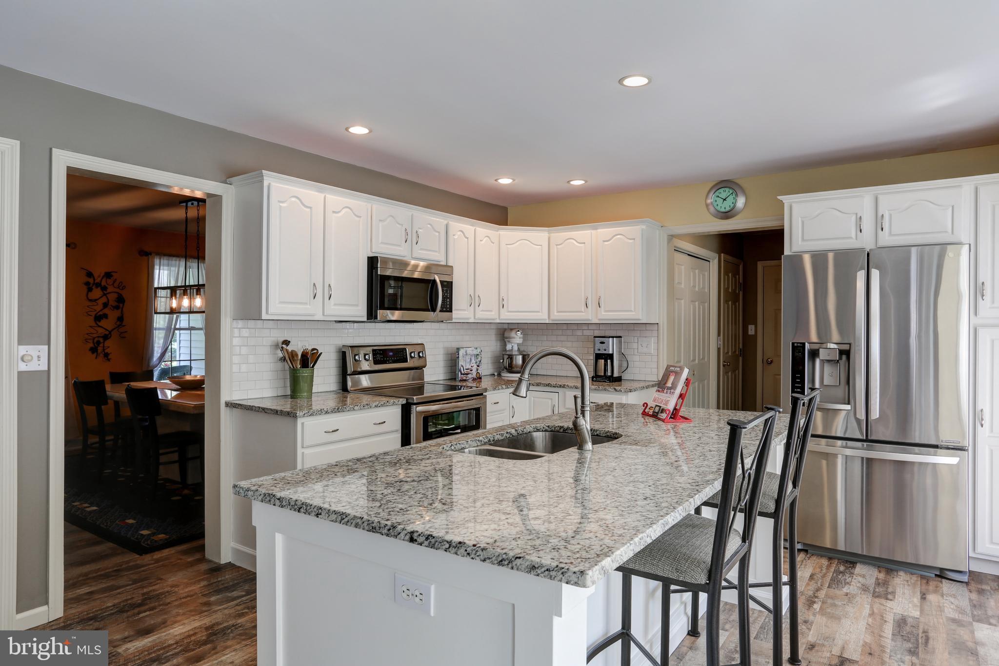 247 Browning Road Lancaster, PA 17602 - Photo 25 of 68 Stainless steel, granite and recessed lighting