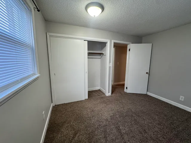 $975 | 932 Pius Lane, Davenport, IA 52722