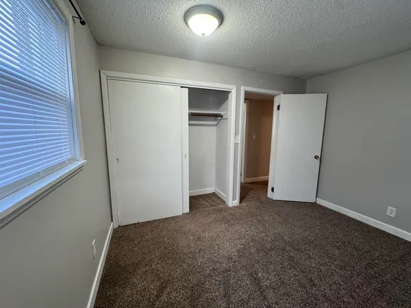 $975 | 932 Pius Lane, Bettendorf, IA 52722