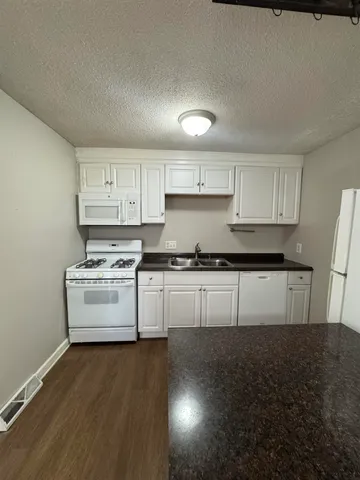 $975 | 932 Pius Lane, Davenport, IA 52722