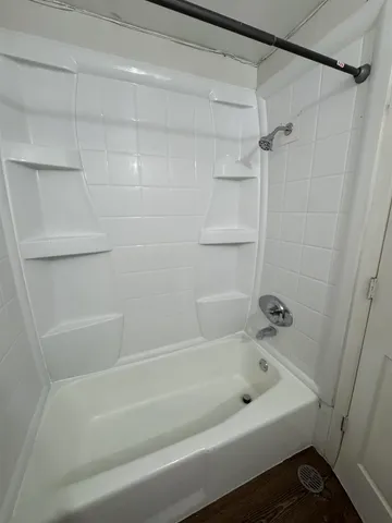 $975 | 932 Pius Lane, Davenport, IA 52722