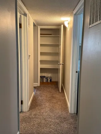 $975 | 932 Pius Lane, Bettendorf, IA 52722