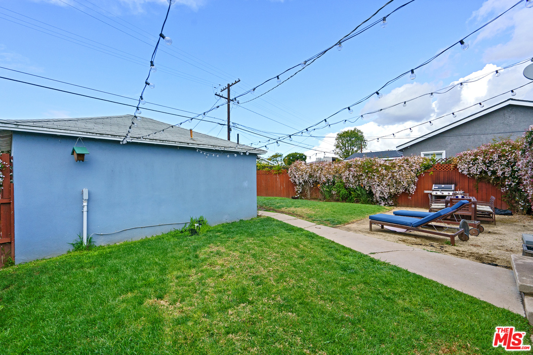 4161 Michael Avenue Los Angeles, CA 90066 - Photo 13 of 15