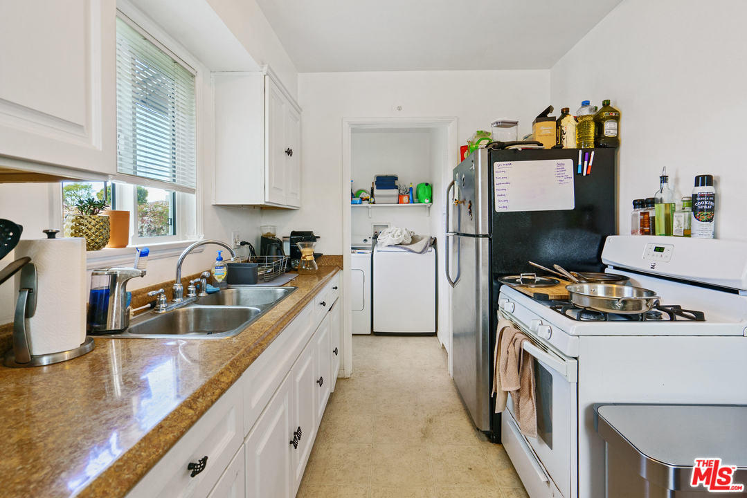 4161 Michael Avenue Los Angeles, CA 90066 - Photo 7 of 15