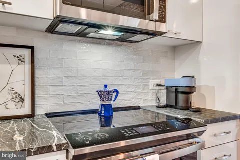 $557,000 | 515 North Washington Street, Unit 307, Alexandria, VA 22314