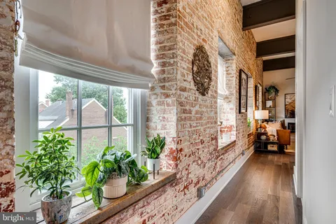 $557,000 | 515 North Washington Street, Unit 307, Alexandria, VA 22314