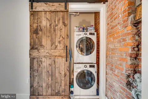 $557,000 | 515 North Washington Street, Unit 307, Alexandria, VA 22314