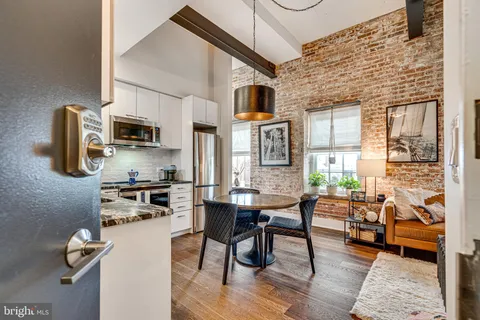 $557,000 | 515 North Washington Street, Unit 307, Alexandria, VA 22314