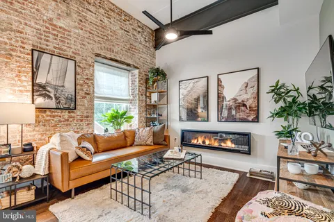 $557,000 | 515 North Washington Street, Unit 307, Alexandria, VA 22314