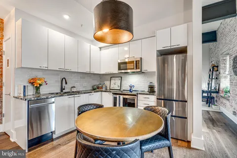 $557,000 | 515 North Washington Street, Unit 307, Alexandria, VA 22314