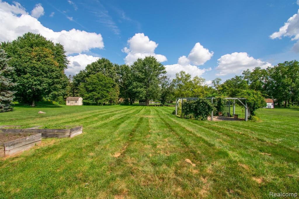 2835 Norton Lawn Street Rochester Hills, MI 48307 - Photo 35 of 38