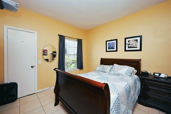 $155,800 | 9809 Richmond Avenue, Unit G1, Houston, TX 77063
