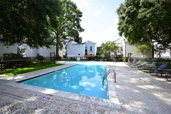 $155,800 | 9809 Richmond Avenue, Unit G1, Houston, TX 77063