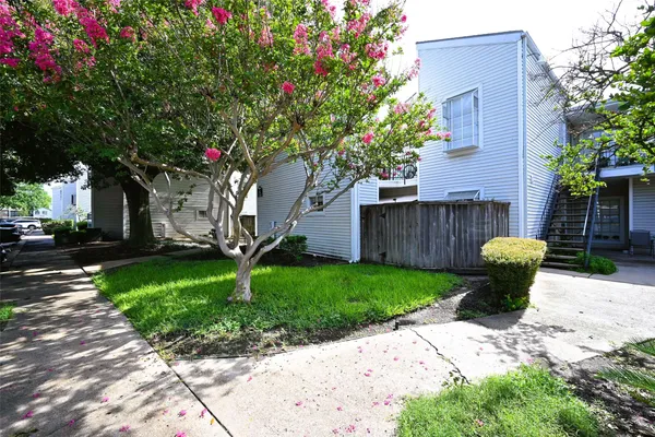 $155,800 | 9809 Richmond Avenue, Unit G1, Houston, TX 77063