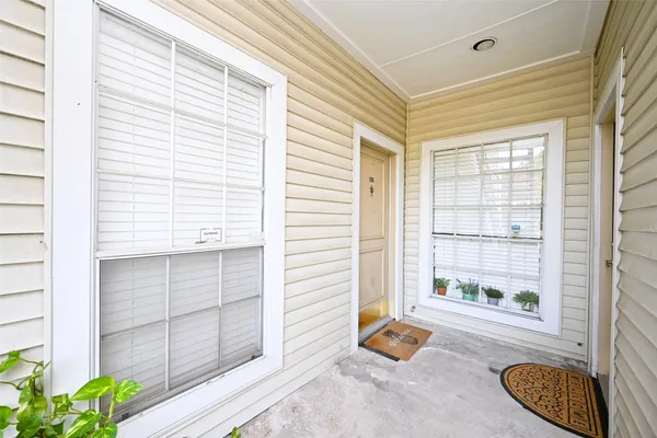 $155,800 | 9809 Richmond Avenue, Unit G1, Houston, TX 77063