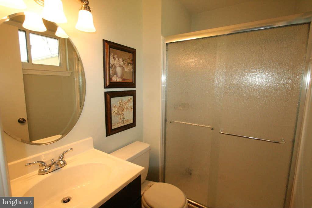 5400 Guinea Road Fairfax, VA 22032 - Photo 14 of 29 Master Bath