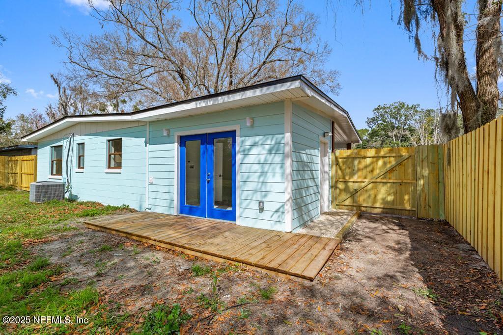 7514 Proxima Road Jacksonville, FL 32210 - Photo 26 of 30 Back patio