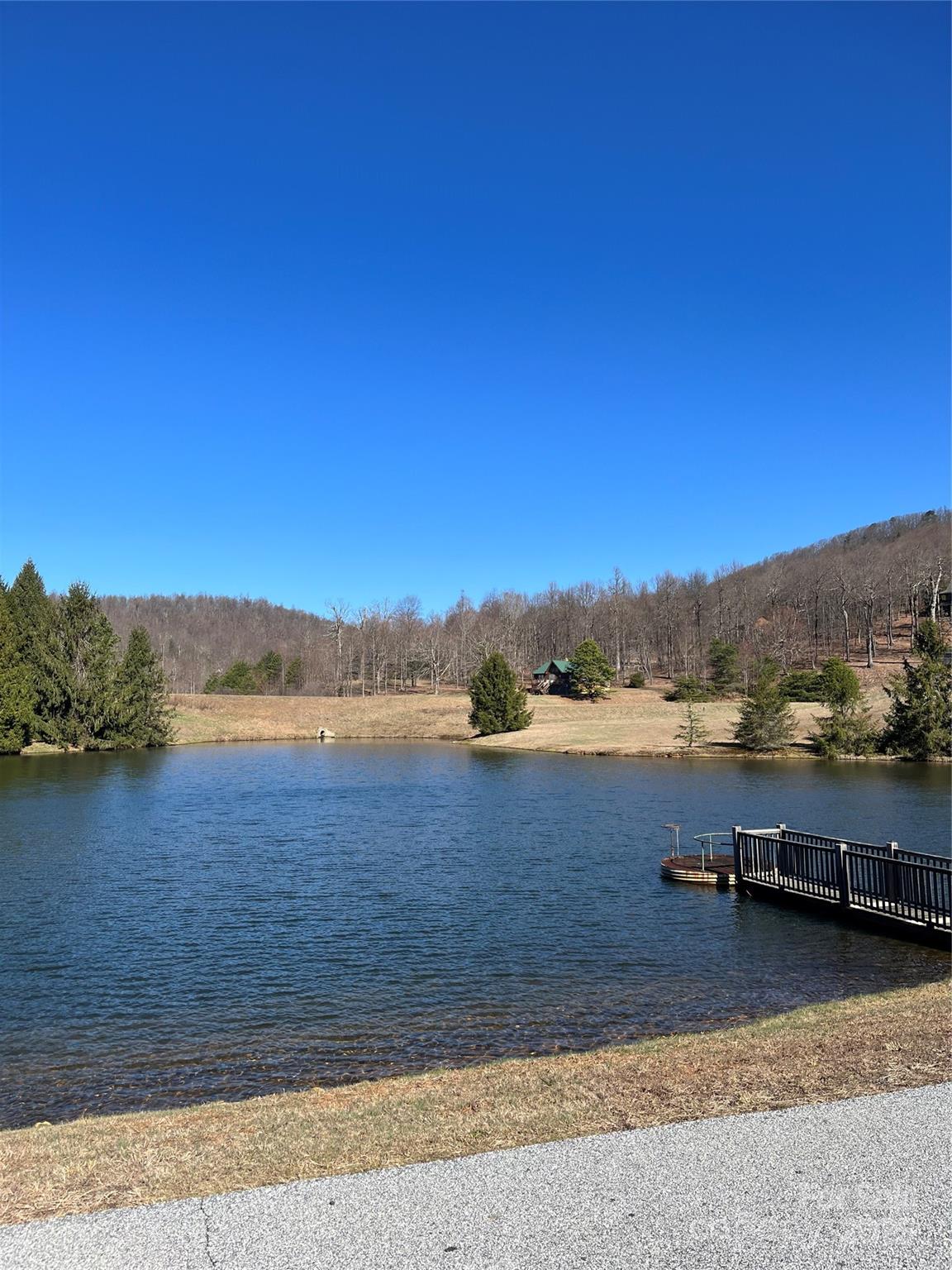 0 Sunset Ridge Drive, Unit LOT #21 Columbus, NC 28722 - Photo 10 of 11 a view of an ocean