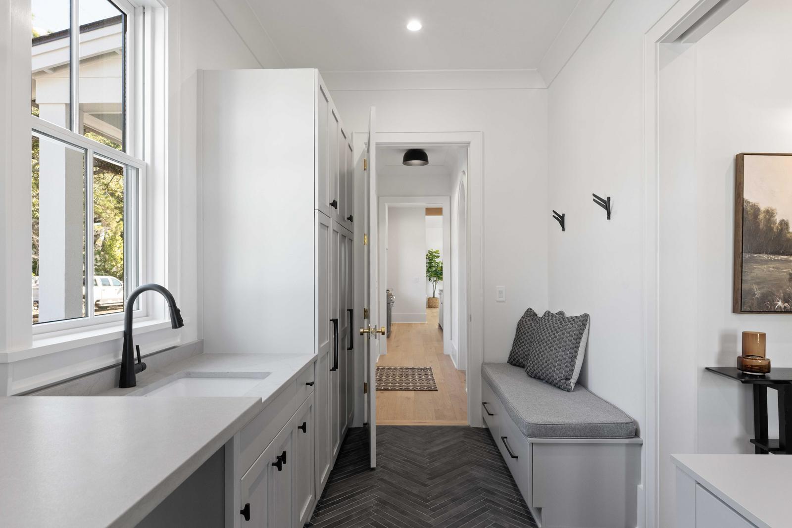 839 McCants Drive Mount Pleasant, SC 29464 - Photo 11 of 84 Mudroom and laundry