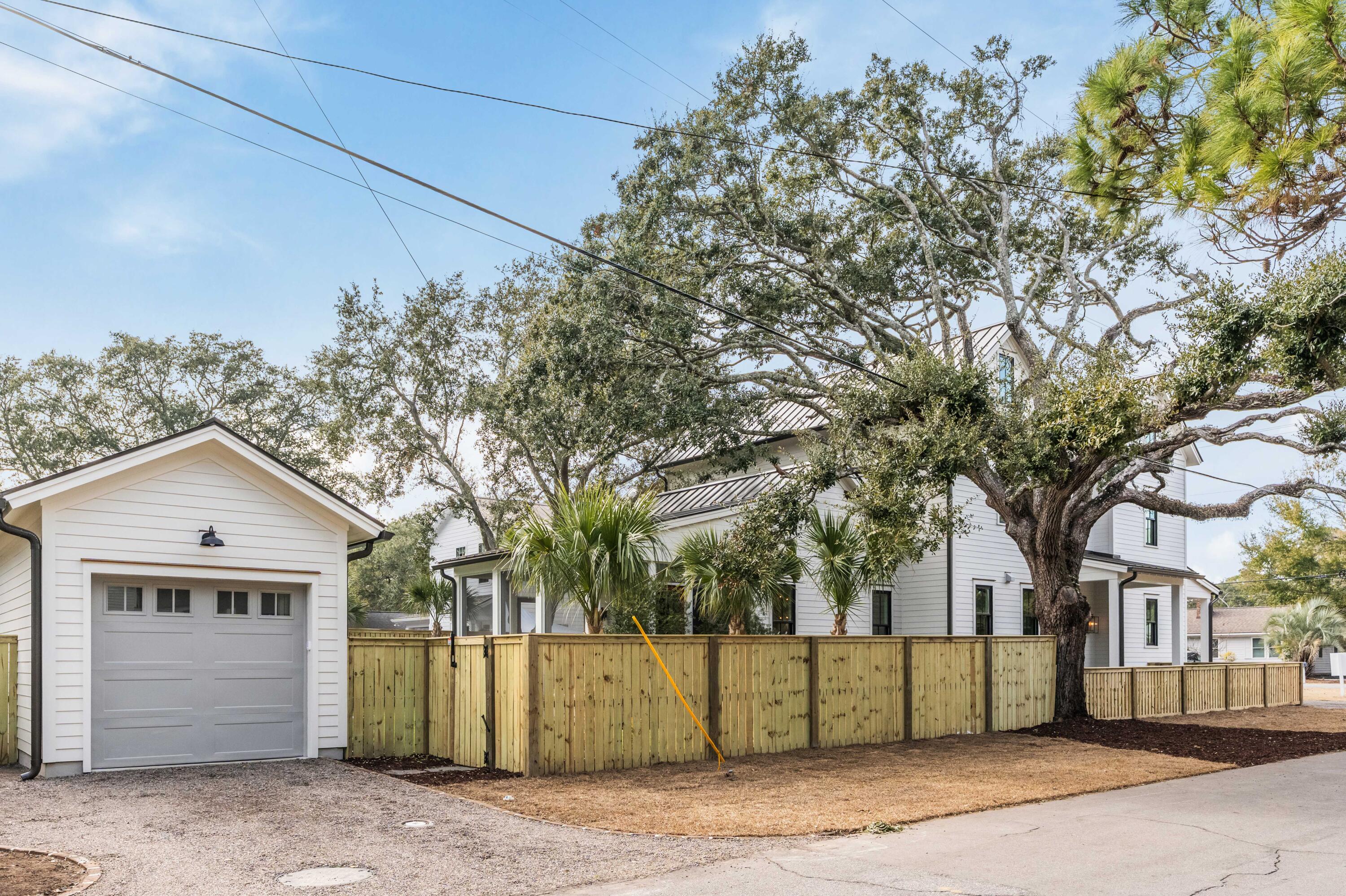 839 McCants Drive Mount Pleasant, SC 29464 - Photo 4 of 84 Garage