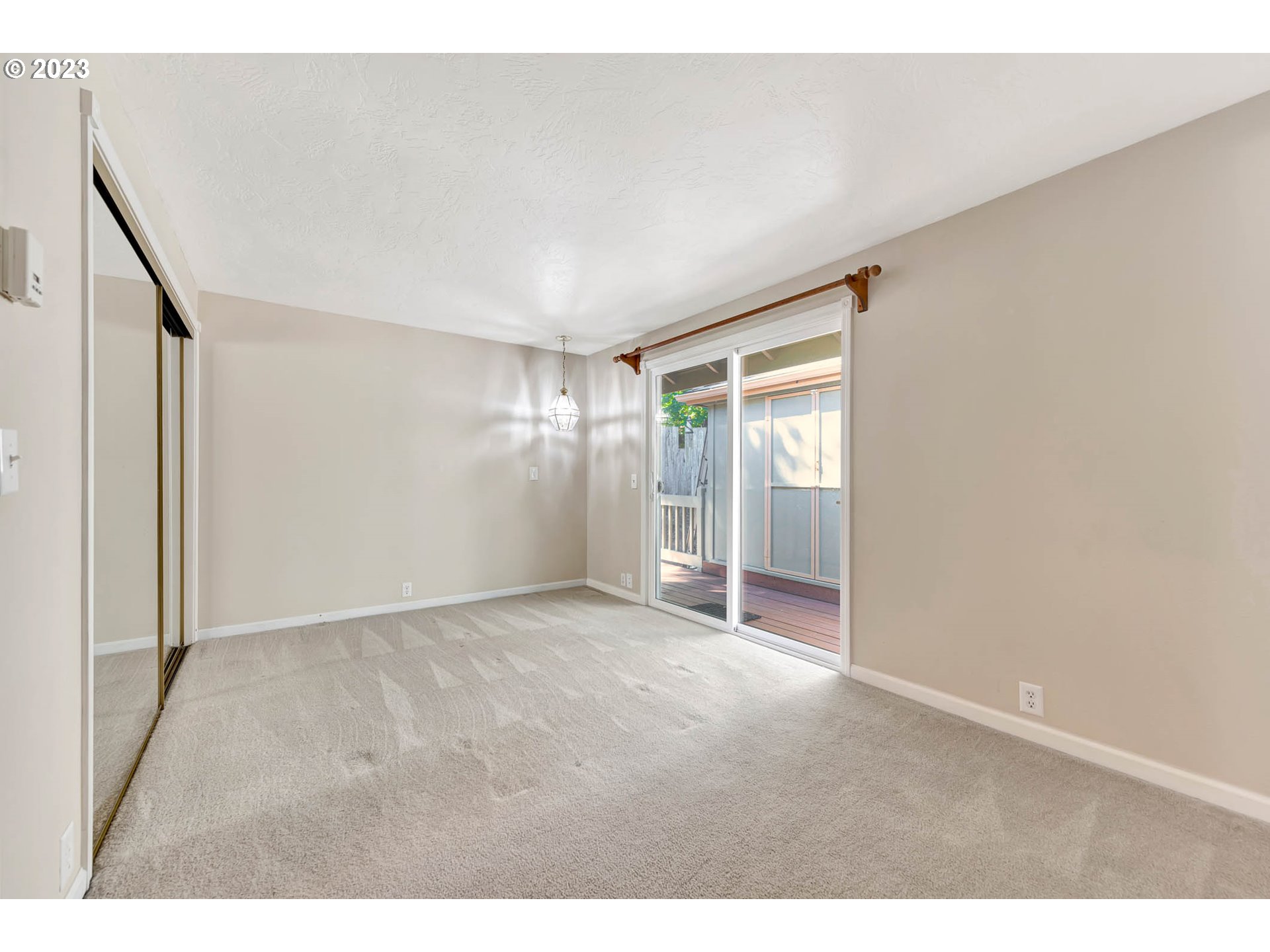 2817 Greentree Way Eugene, OR 97405 - Photo 25 of 44 a view of an empty room and window