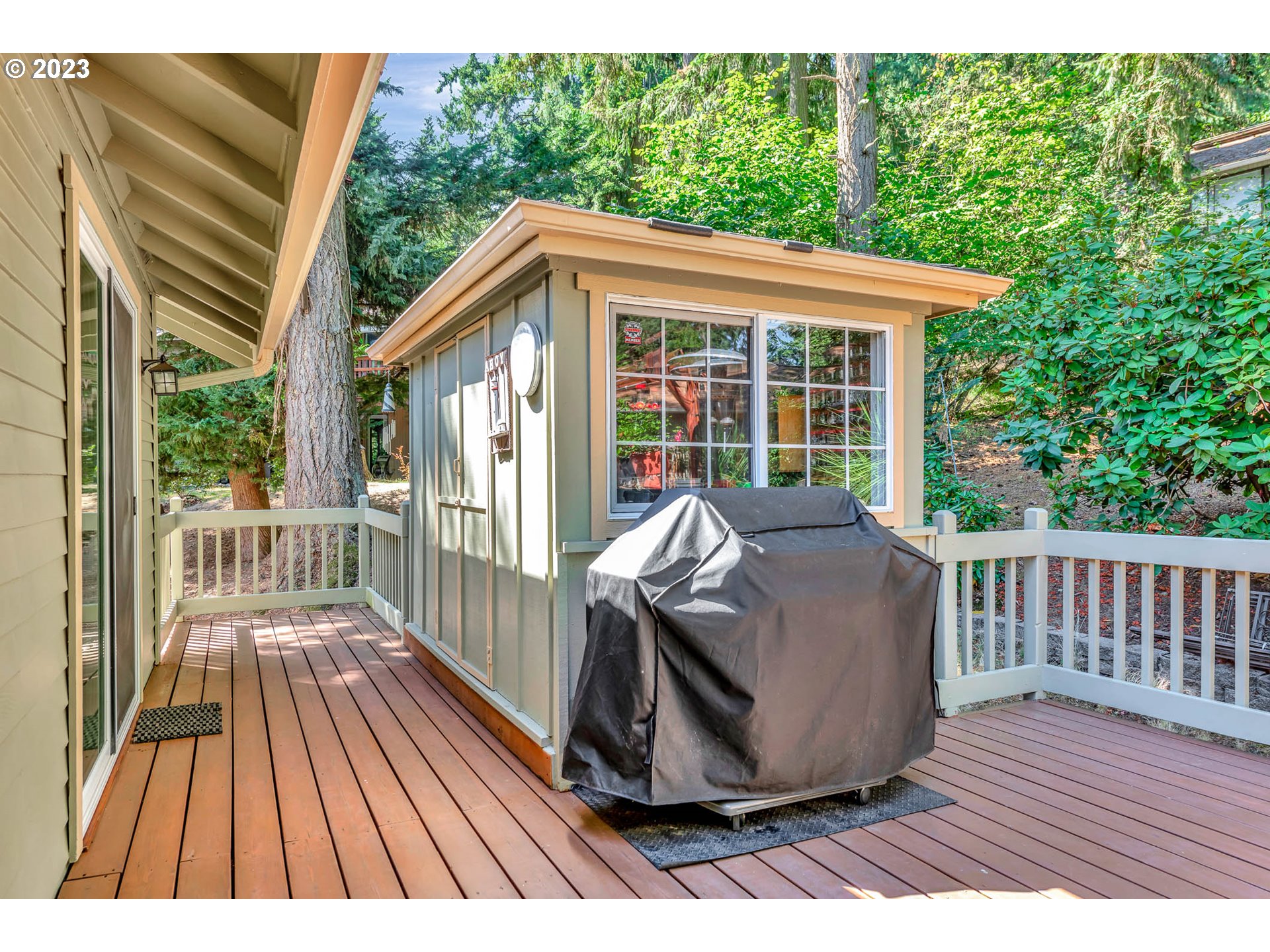 2817 Greentree Way Eugene, OR 97405 - Photo 40 of 44 a view of deck with a table and chairs