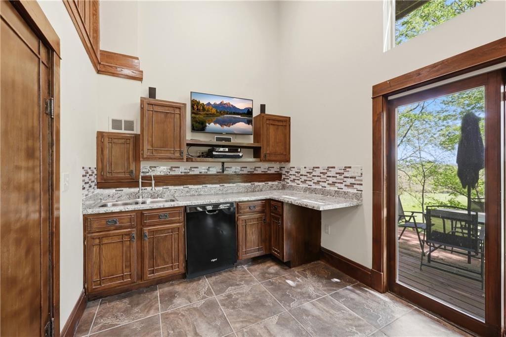 2323 South Crenshaw Road Independence, MO 64015 - Photo 42 of 58