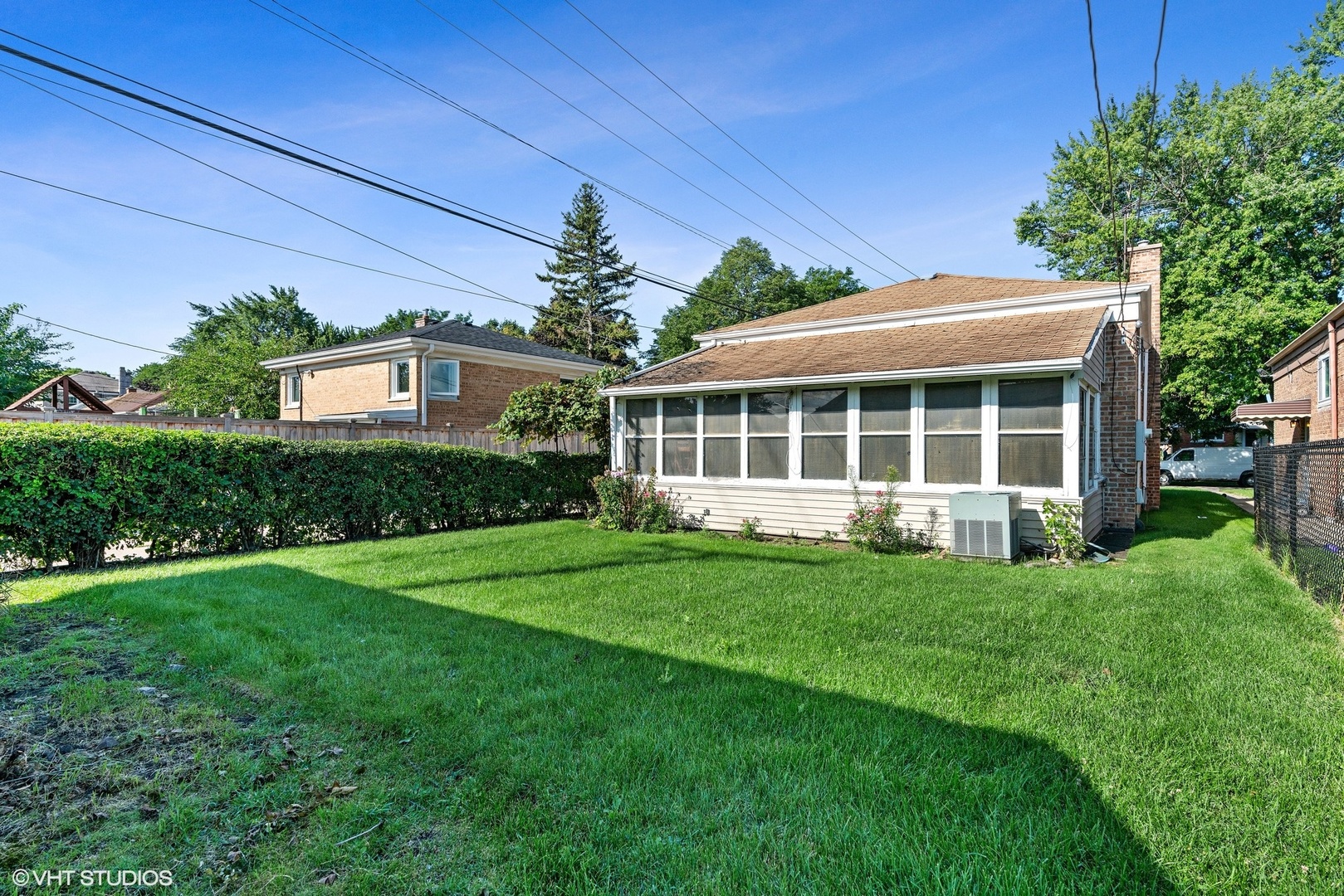 2219 Forest Avenue North Riverside, IL 60546 - Photo 9 of 10 a view of an house with backyard space and garden