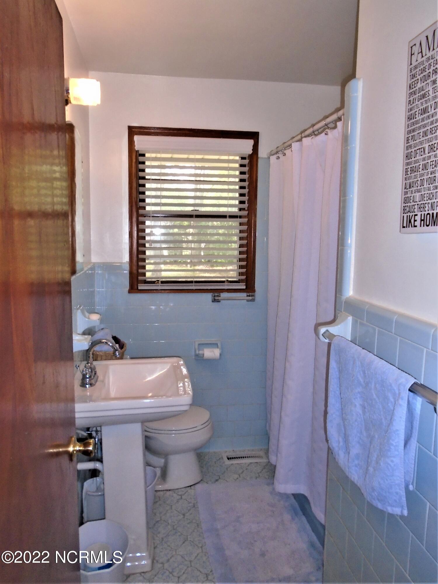 2820 Amherst Road Rocky Mount, NC 27804 - Photo 22 of 24 Full bath.